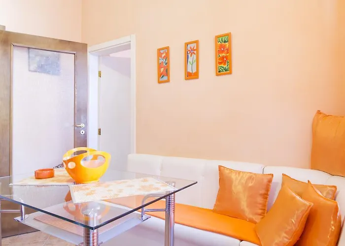 Apartman Orange Flower