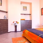 Apartman Orange Flower *
