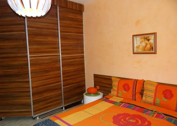 Orange Flower Appartement